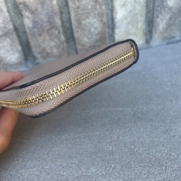 COACH CROSSGRAIN LEATHER ACCORDION ZIP AROUND WALLET Like New - Picture 8 of 10